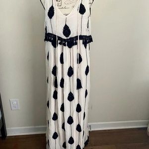 Anthropologie Moulinette Soeurs Embroidered Medallion Maxi Dress Beaded